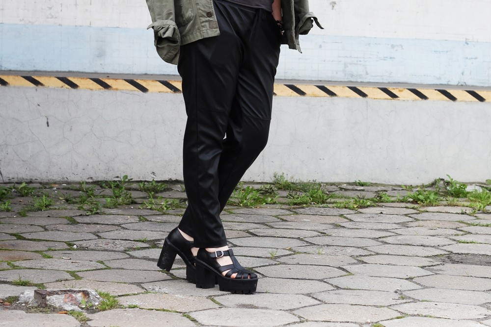 military style-leather pants-military hat- parka-led zeppelin (9)