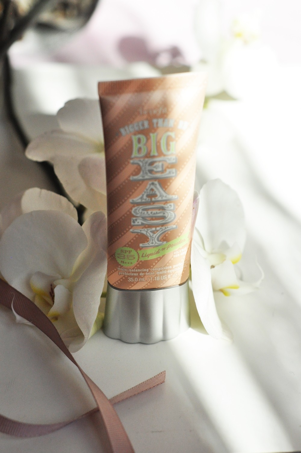 benefit-majorette-big-easy