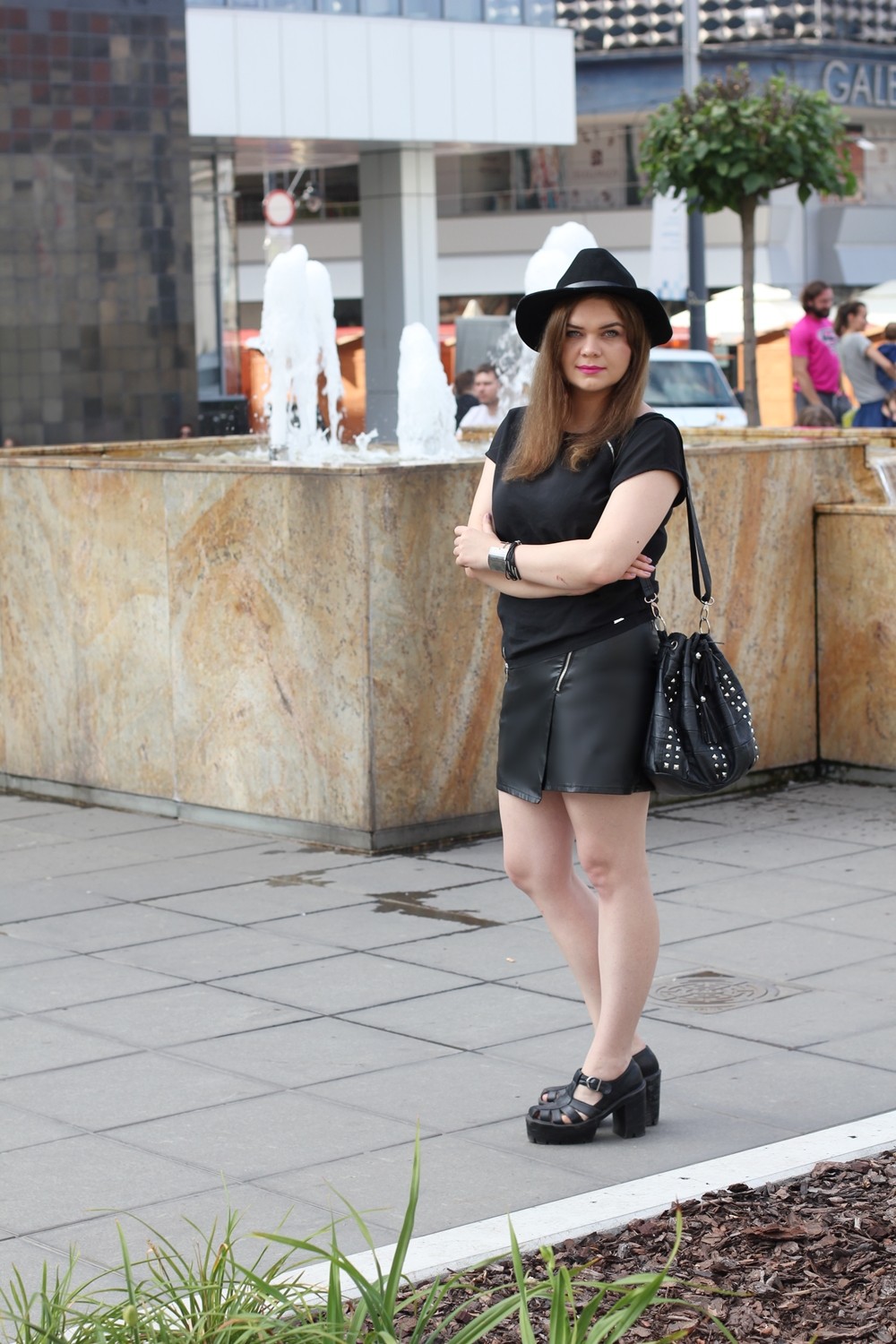 naczarno-black hat-leather skirt (4)