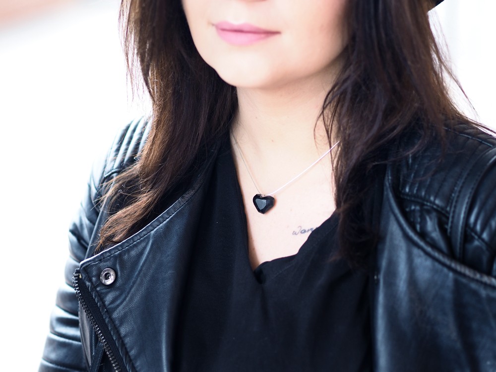 mapepina-vagabond-fringe vest-black hat (10)